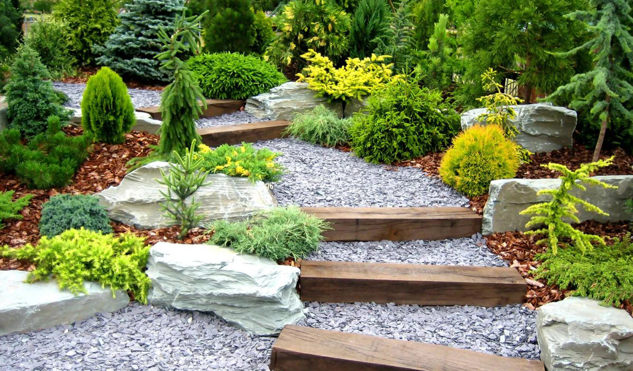 Contemporary Chicago landscape project with layered greenery